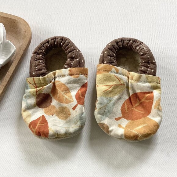 Bison Booties Leaf Shoes - Picture 1 of 9